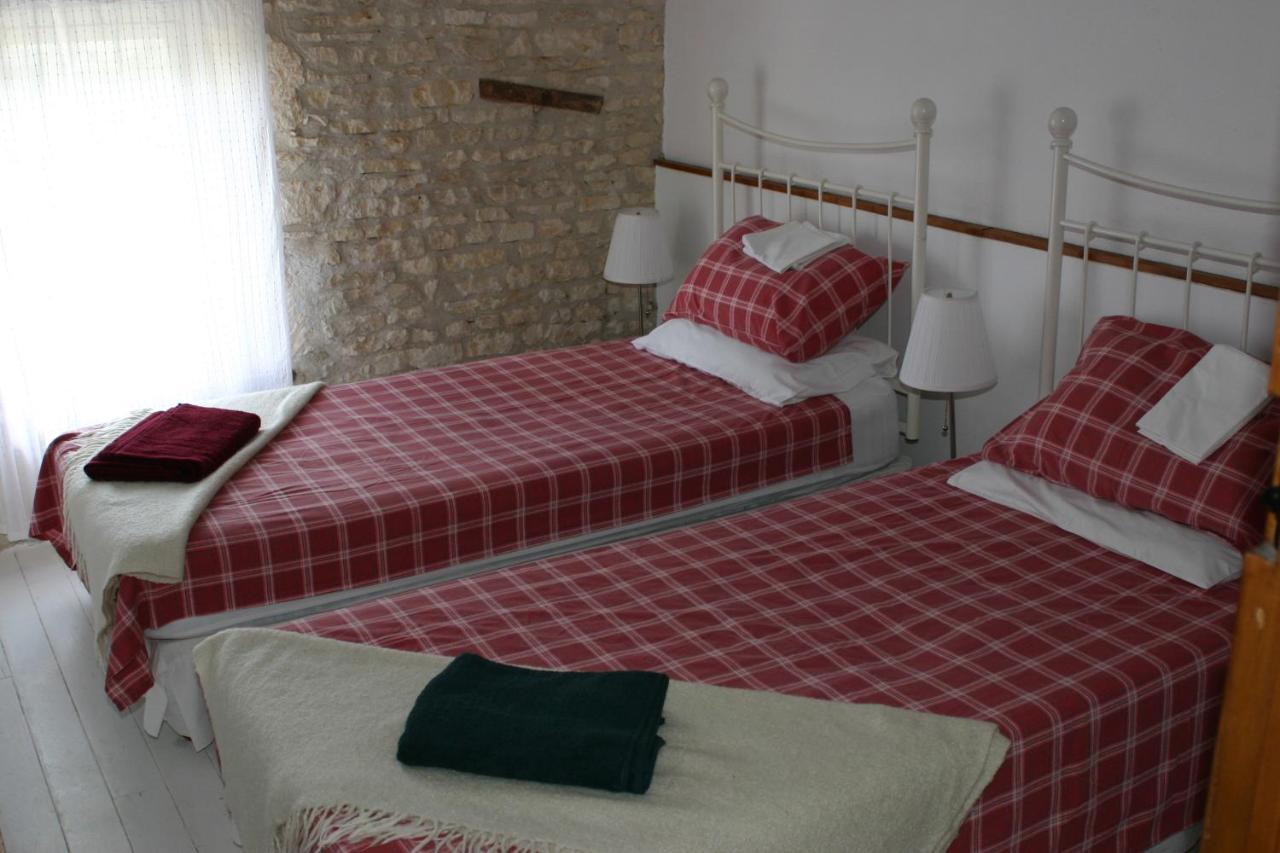 Gite Chez Riviere Nantillé Екстериор снимка
